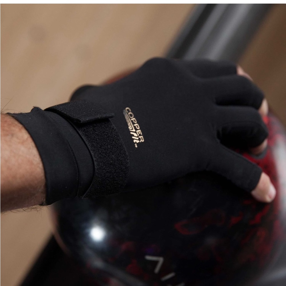 Copper Fit Compression Gloves - Picture 4 of 5